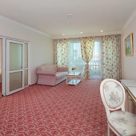 Miramar Palace Apartment *